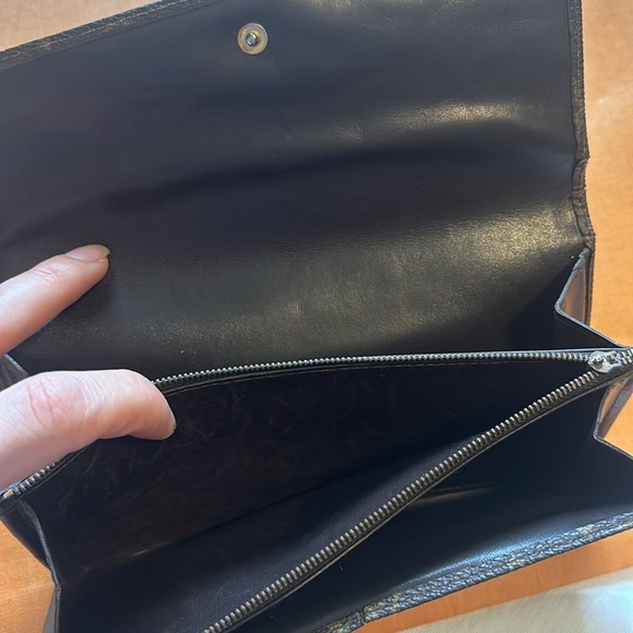 Louis Vuitton Wallet - Picture 6 of 11